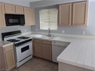 Photo #5: 2235659 Listing 