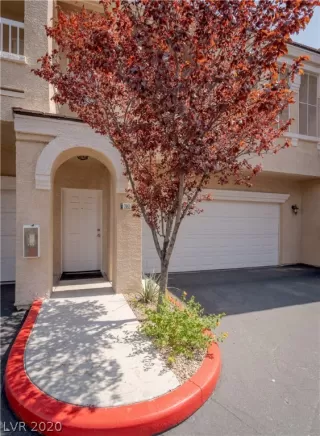 Photo #3: 2235674 Listing