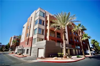 Photo #1: 2235731 Listing