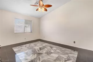 Photo #4: 2235762 Listing