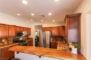 Photo #3: 2235771 Listing