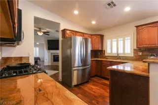 Photo #4: 2235771 Listing