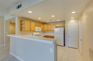 Photo #5: 2235773 Listing 