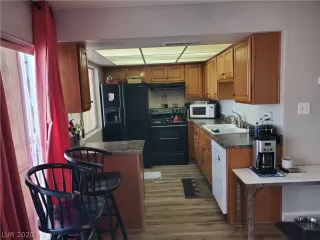 Photo #1: 2235786 Listing