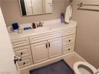 Photo #5: 2235786 Listing