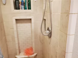 Photo #6: 2235786 Listing