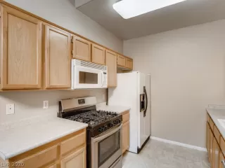 Photo #4: 2235802 Listing