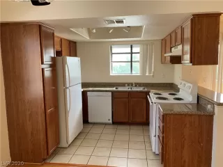 Photo #5: 2235873 Listing