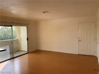 Photo #6: 2235873 Listing