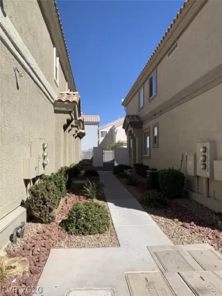 Photo #5: 2235878 Listing