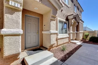 Photo #3: 2235904 Listing