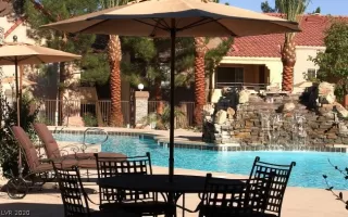 Photo #5: 2235907 Listing
