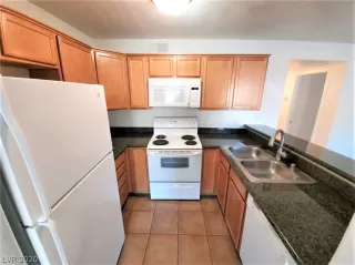 Photo #6: 2235946 Listing 