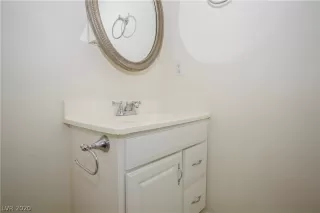 Photo #5: 2235991 Listing 