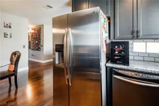 Photo #3: 2236004 Listing