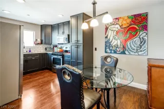 Photo #5: 2236004 Listing