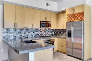 Photo #1: 2236101 Listing 