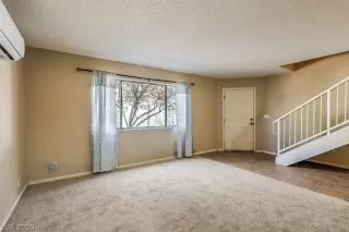 Photo #4: 2236117 Listing 