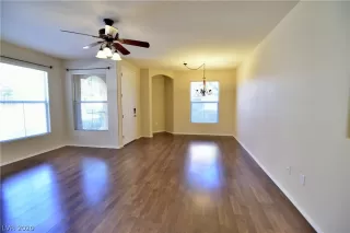 Photo #4: 2236133 Listing