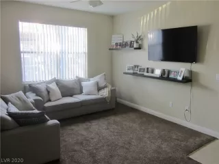 Photo #4: 2236229 Listing