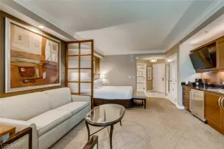 Photo #2: 2236238 Listing 