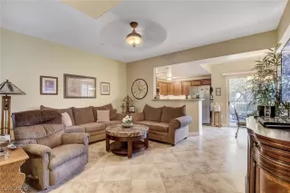 Photo #5: 2236245 Listing