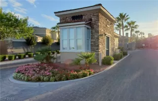 Photo #2: 2236355 Listing 