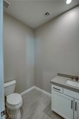 Photo #3: 2236360 Listing