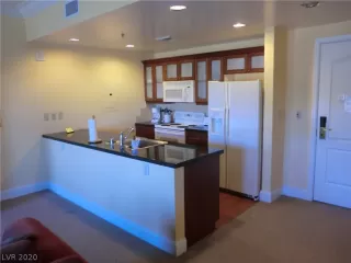 Photo #4: 2236362 Listing