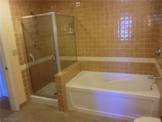 Photo #5: 2236362 Listing