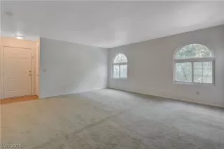 Photo #6: 2236381 Listing