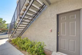 Photo #2: 2236395 Listing