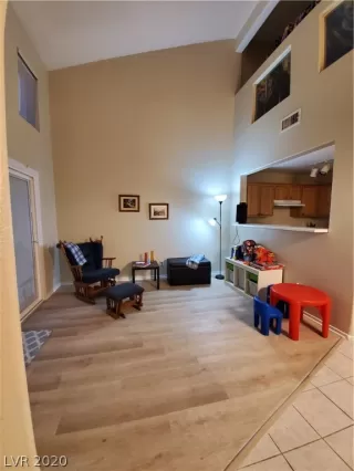 Photo #4: 2236399 Listing 