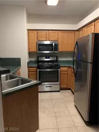 Photo #5: 2236482 Listing