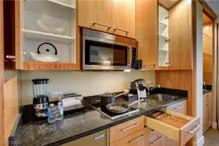 Photo #4: 2236566 Listing