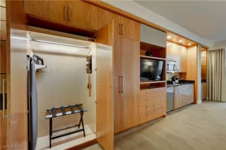 Photo #6: 2236566 Listing