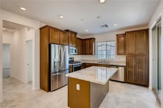 Photo #5: 2236587 Listing