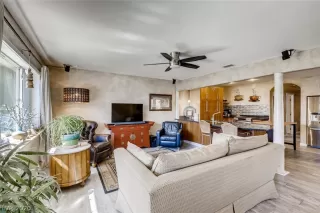 Photo #3: 2236630 Listing