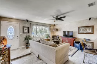 Photo #4: 2236630 Listing