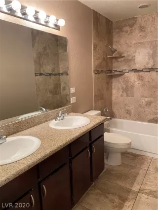 Photo #5: 2236641 Listing 