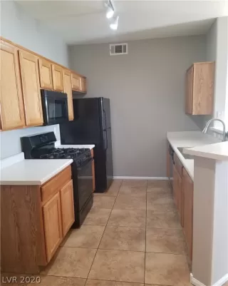 Photo #4: 2236662 Listing