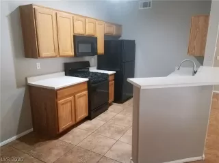 Photo #5: 2236662 Listing