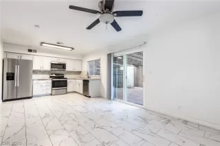 Photo #3: 2236672 Listing