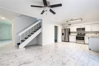 Photo #6: 2236672 Listing