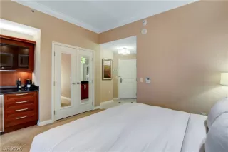 Photo #3: 2236685 Listing