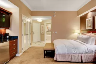 Photo #4: 2236685 Listing