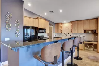 Photo #2: 2236707 Listing 