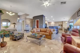 Photo #6: 2236707 Listing 