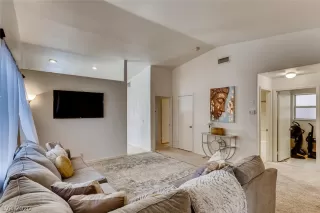 Photo #3: 2236715 Listing 