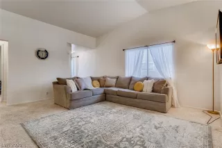 Photo #4: 2236715 Listing 